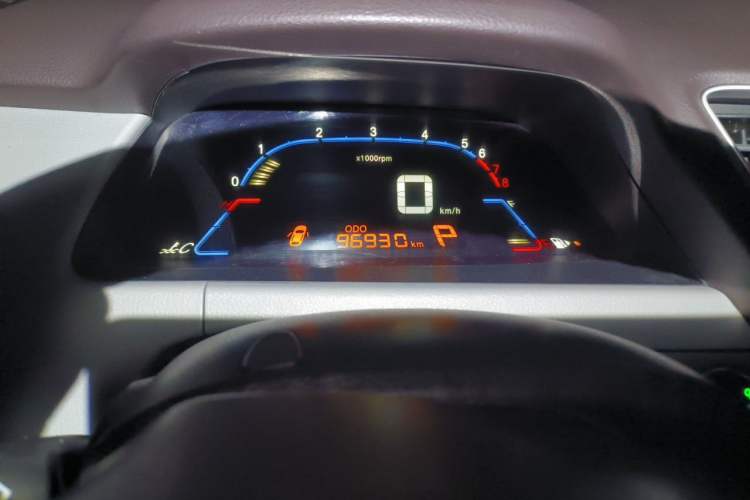 Used Luxgen 5 2013 1.8T Automatic Luxury Model Odometer Close Up