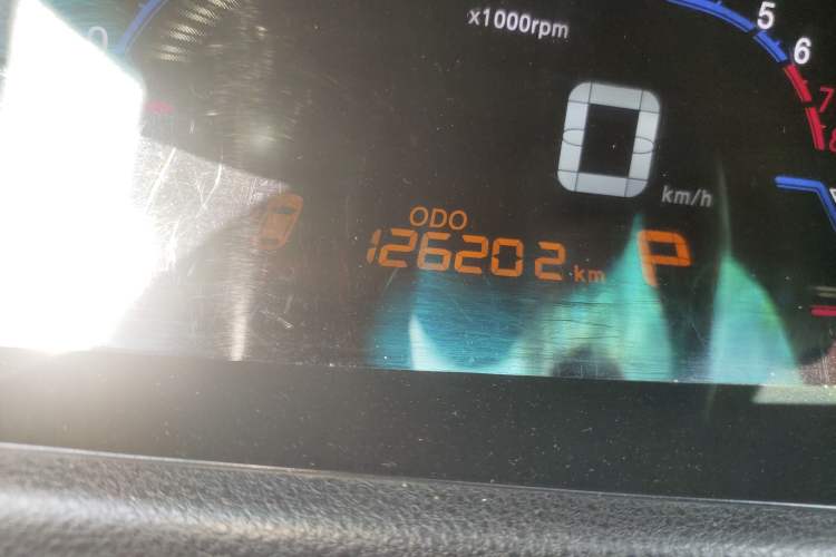 Used Luxgen 5 2013 1.8T Automatic Luxury Model Odometer Close Up
