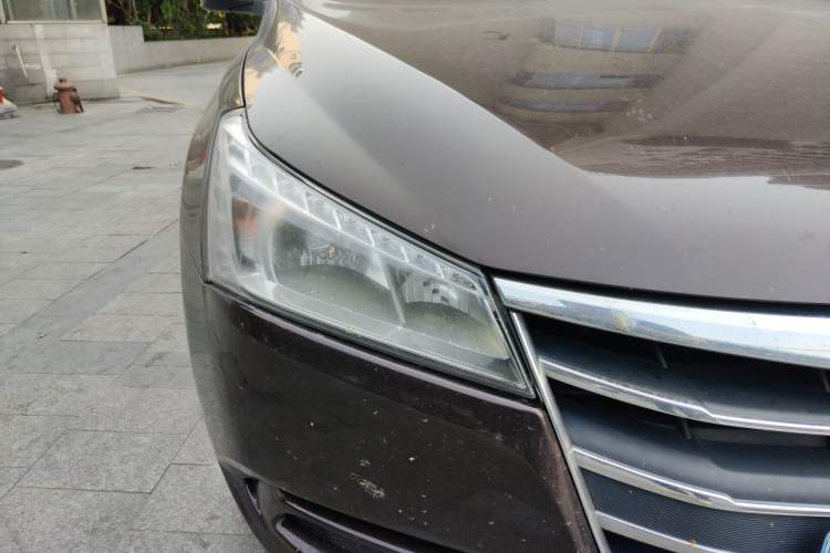 Used Luxgen 5 2013 1.8T Automatic Luxury Model Right Front Headlight
