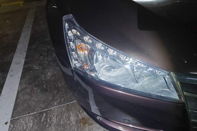 Used Luxgen 5 2013 1.8T Automatic Prestige Model Right Front Headlight