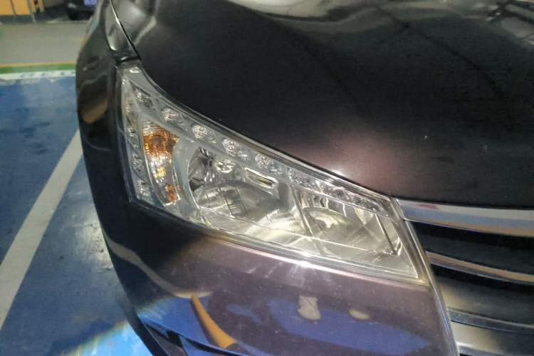 Used Luxgen 5 2013 1.8T Automatic Luxury Model Right Front Headlight
