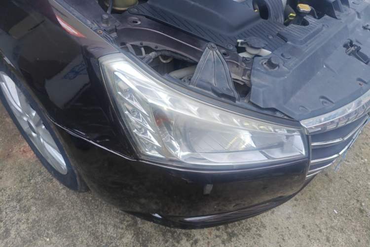 Used Luxgen 5 2013 1.8T Automatic Prestige Model Right Front Headlight