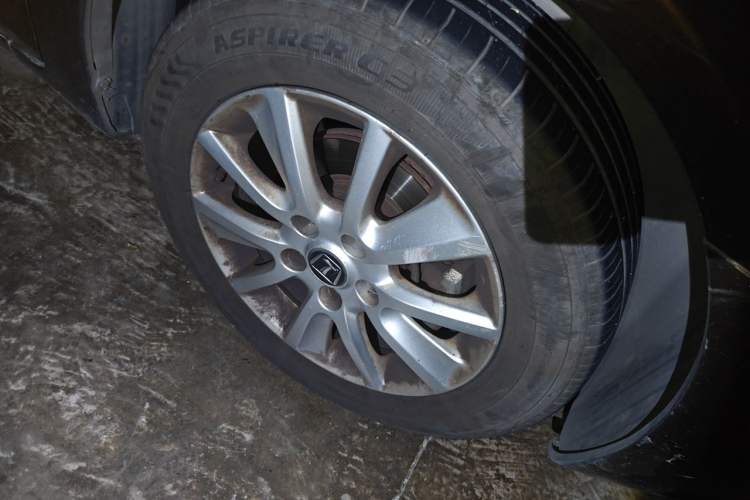 Used Luxgen 5 2013 1.8T Automatic Prestige Model Right Front Wheel Hub