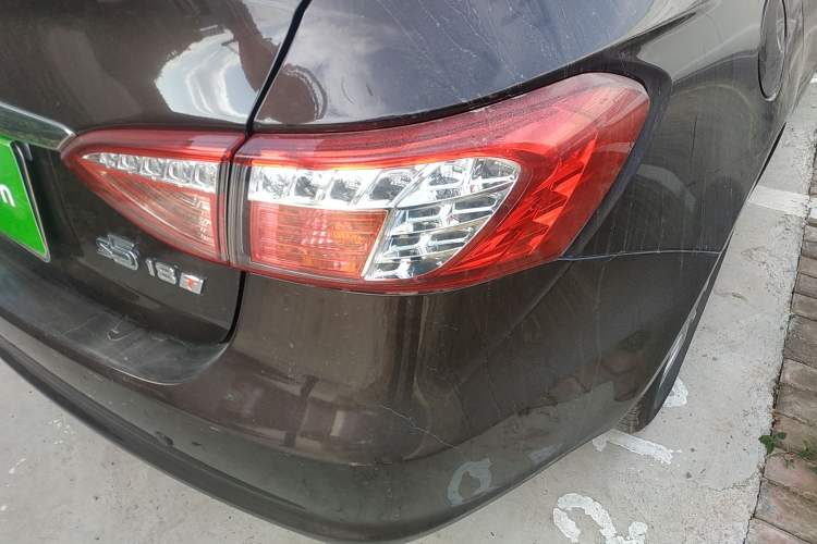 Used Luxgen 5 2013 1.8T Automatic Luxury Model Right Rear Taillight