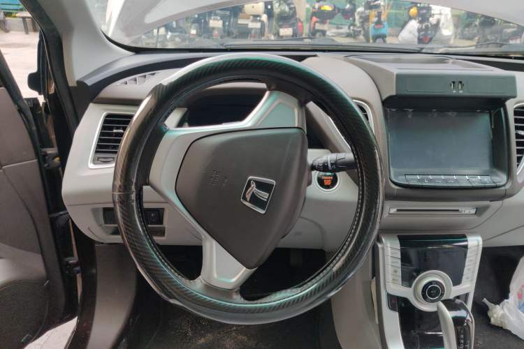 Used Luxgen 5 2013 1.8T Automatic Luxury Model Steering Wheel
