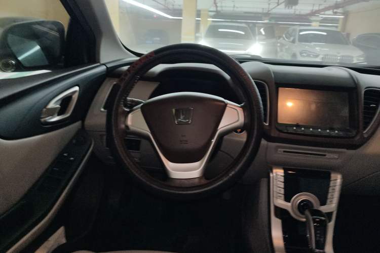 Used Luxgen 5 2013 1.8T Automatic Luxury Model Steering Wheel