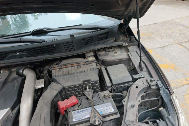 Used Luxgen 5 2013 1.8T Automatic Luxury Model Engine Bay Left