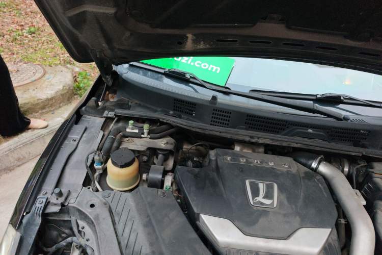 Used Luxgen 5 2013 1.8T Automatic Luxury Model Engine Bay Right