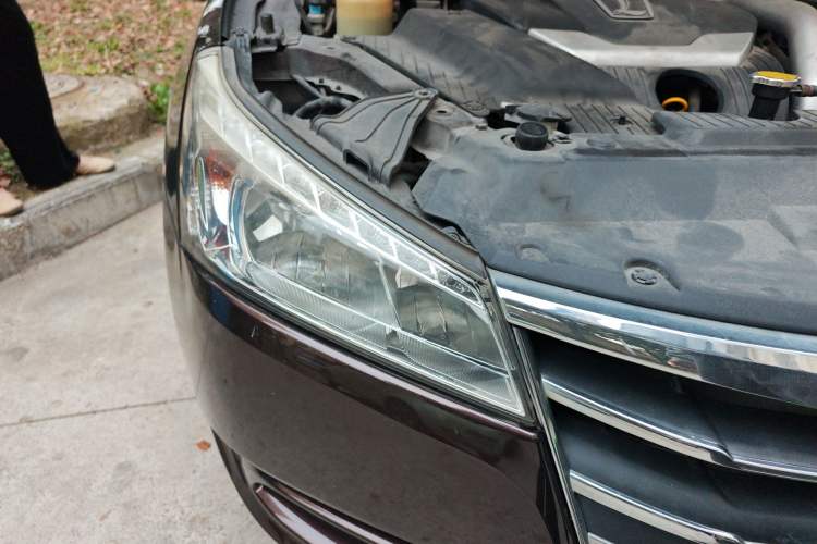 Used Luxgen 5 2013 1.8T Automatic Luxury Model Right Front Headlight