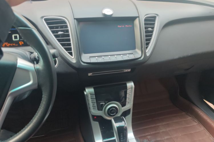 Used Luxgen 5 2013 1.8T Automatic Luxury Model Audio And AC Panel