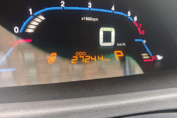 Used Luxgen 5 2013 1.8T Automatic Luxury Model Odometer Close Up