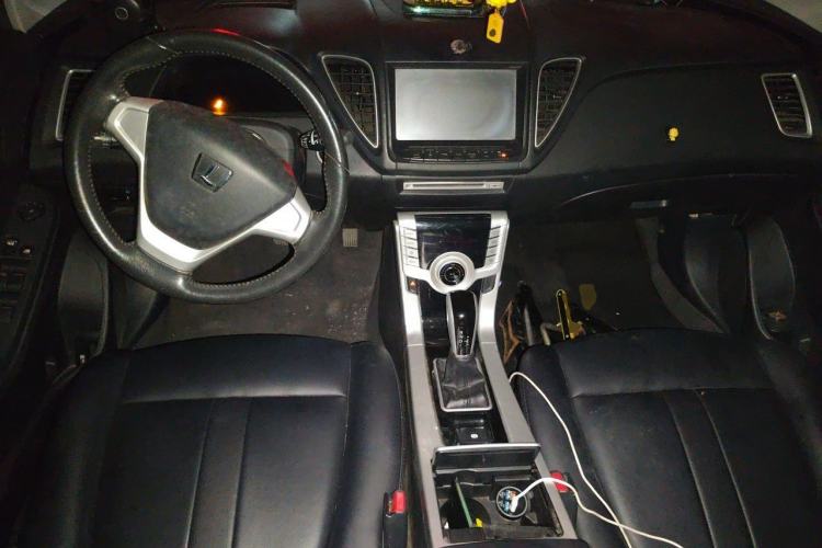 Used Luxgen 5 2013 1.8T Automatic Luxury Model Center Console