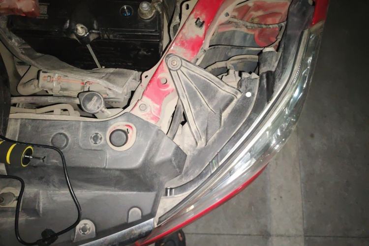 Used Luxgen 5 2013 1.8T Automatic Luxury Model Engine Bay Left