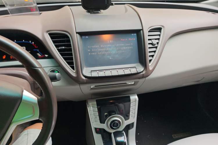Used Luxgen 5 2013 1.8T Automatic Luxury Model Audio And AC Panel