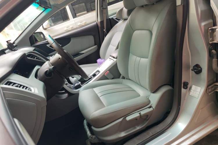 Used Luxgen 5 2013 1.8T Automatic Luxury Model Left Front Seat
