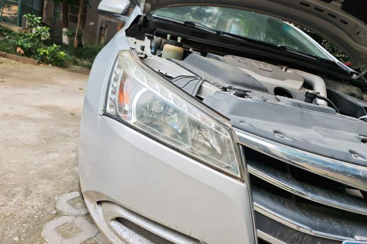 Used Luxgen 5 2013 1.8T Automatic Luxury Model Right Front Headlight