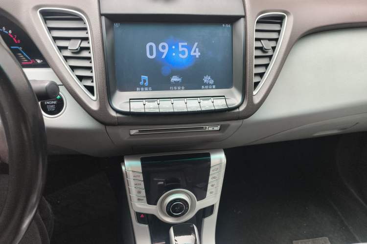 Used Luxgen 5 2013 1.8T Automatic Luxury Model Audio And AC Panel