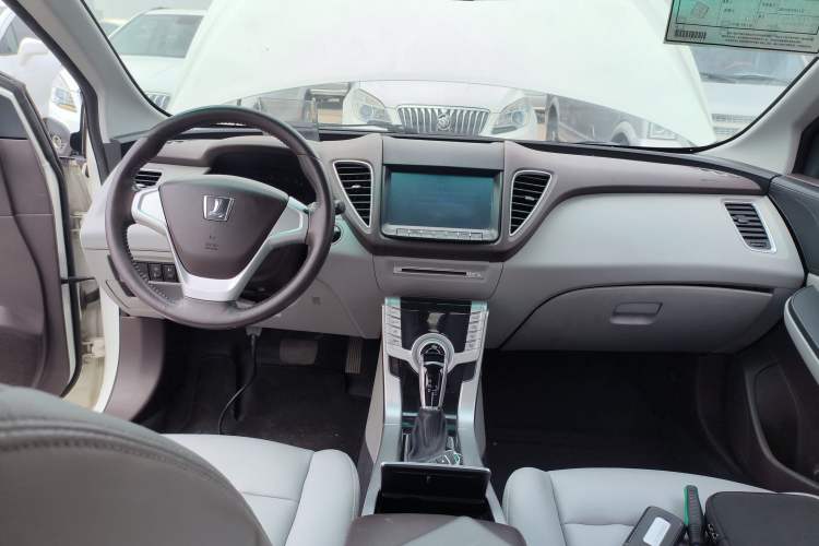Used Luxgen 5 2013 1.8T Automatic Luxury Model Audio And AC Panel