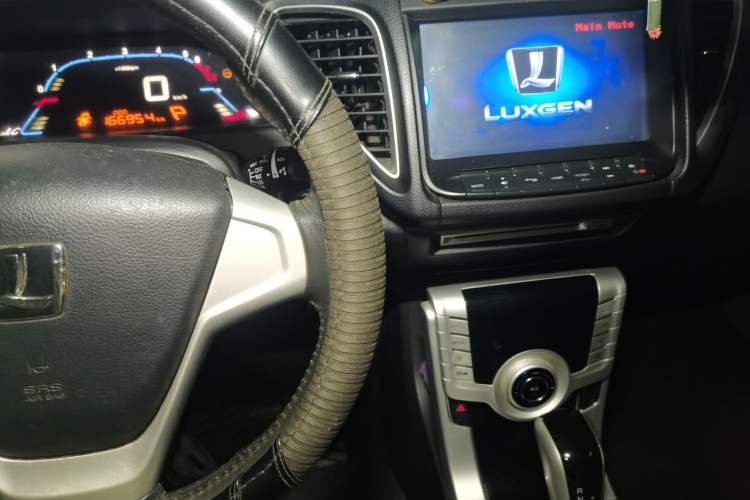 Used Luxgen 5 2013 1.8T Automatic Luxury Model Audio And AC Panel