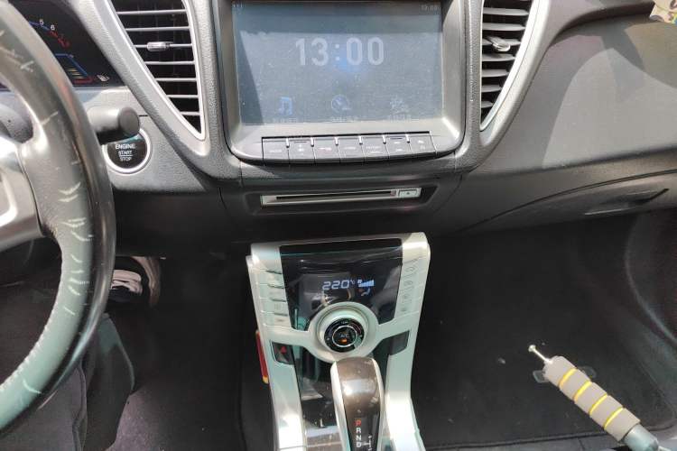 Used Luxgen 5 2013 1.8T Automatic Luxury Model Audio And AC Panel