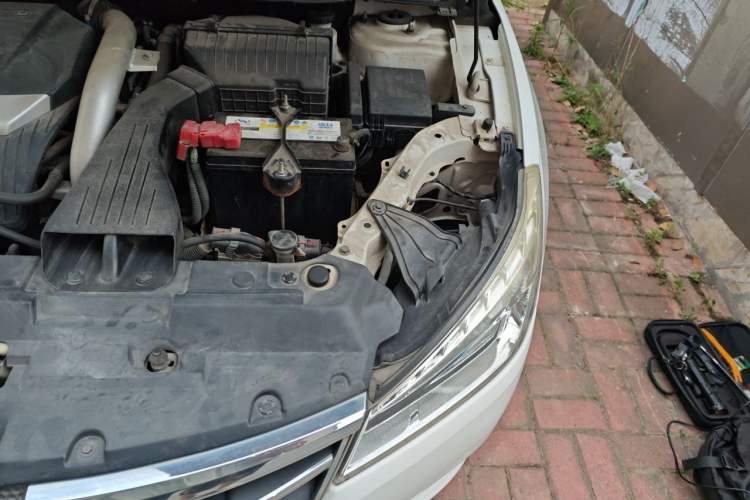 Used Luxgen 5 2013 1.8T Automatic Luxury Model Engine Bay Left