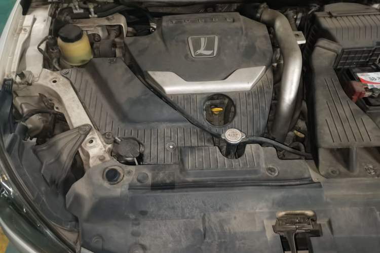 Used Luxgen 5 2013 1.8T Automatic Luxury Model Engine Bay Right