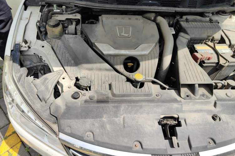 Used Luxgen 5 2013 1.8T Automatic Luxury Model Engine Bay Right