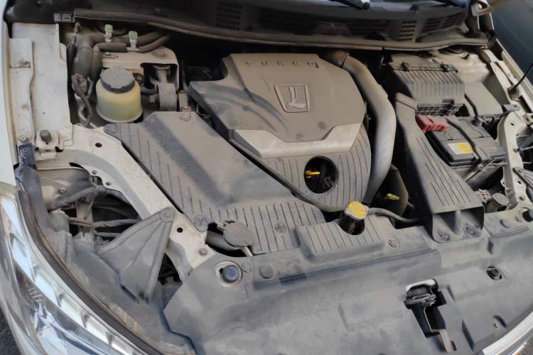Used Luxgen 5 2013 1.8T Automatic Luxury Model Engine Bay Right