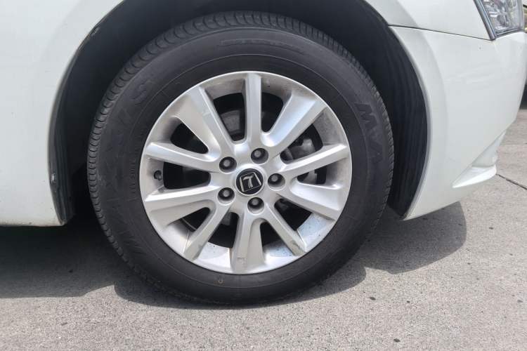 Used Luxgen 5 2013 1.8T Automatic Prestige Model Exterior 10