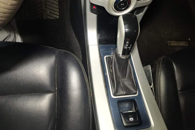 Used Luxgen 5 2013 1.8T Automatic Luxury Model Gear Lever