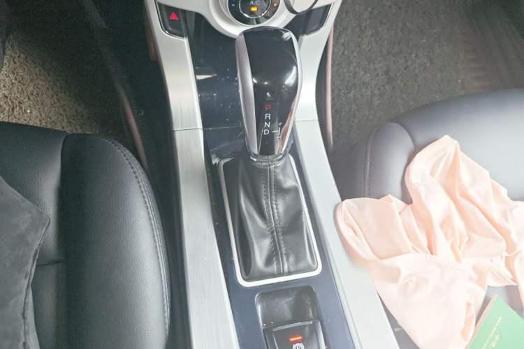 Used Luxgen 5 2013 1.8T Automatic Luxury Model Gear Lever