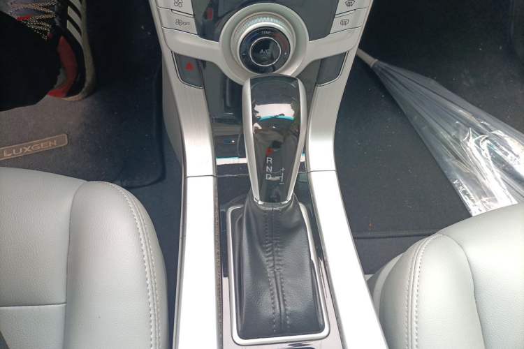 Used Luxgen 5 2013 1.8T Automatic Luxury Model Gear Lever