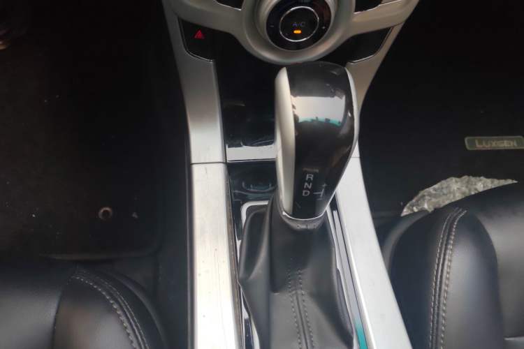 Used Luxgen 5 2013 1.8T Automatic Luxury Model Gear Lever