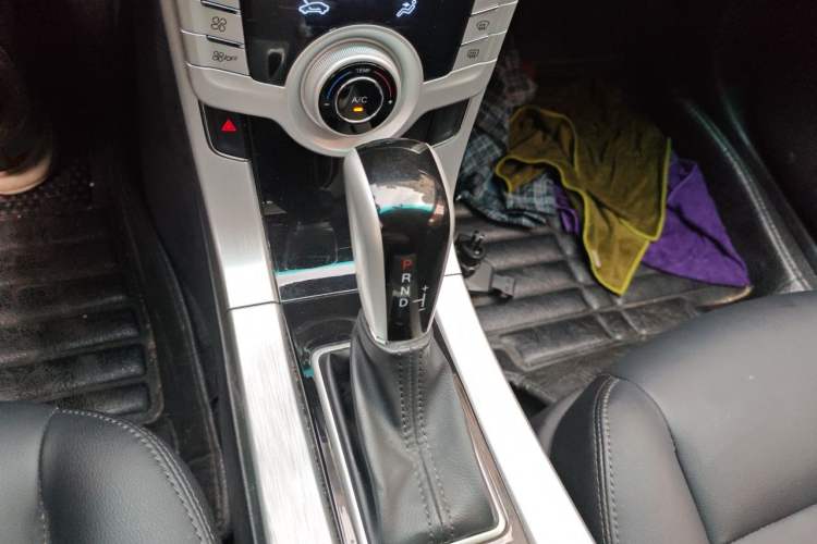 Used Luxgen 5 2013 1.8T Automatic Luxury Model Gear Lever
