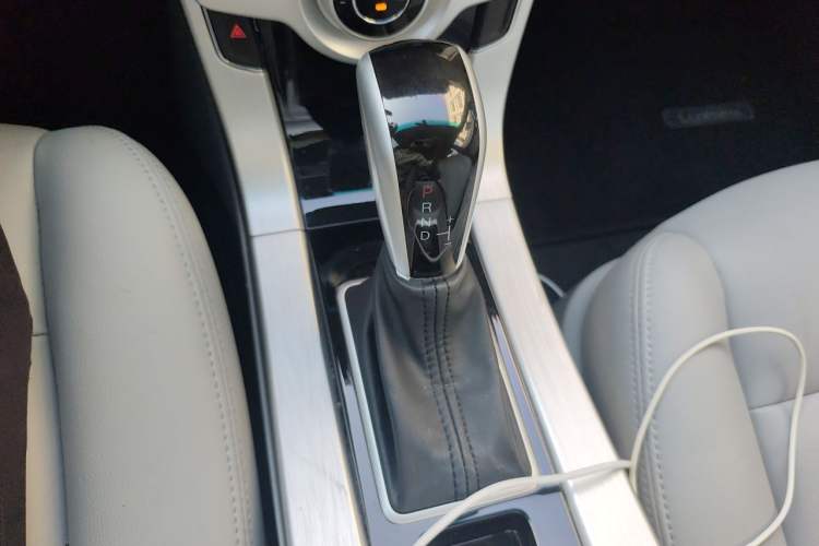 Used Luxgen 5 2013 1.8T Automatic Luxury Model Gear Lever