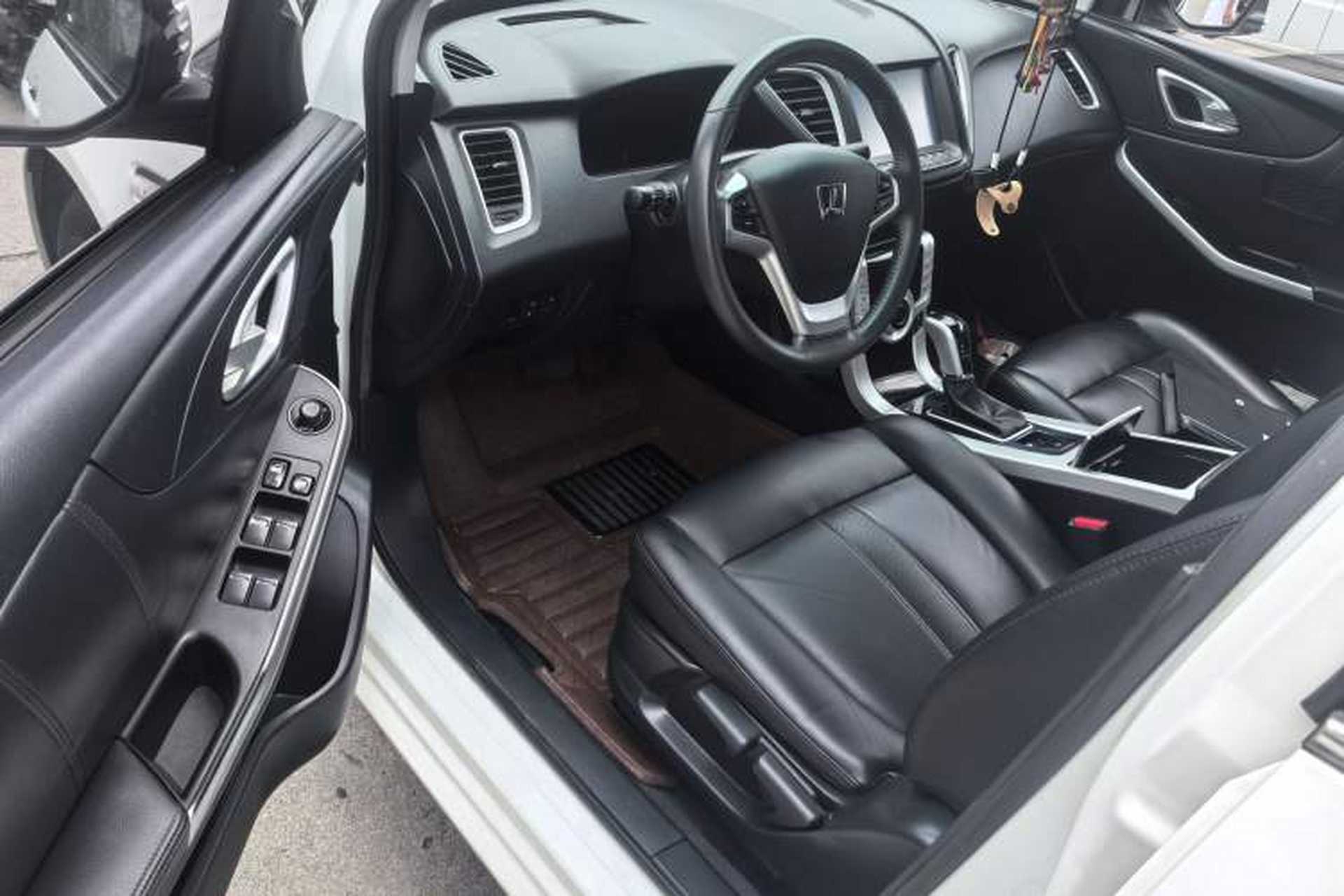 Used Luxgen 5 2013 1.8T Automatic Prestige Model Interior 4