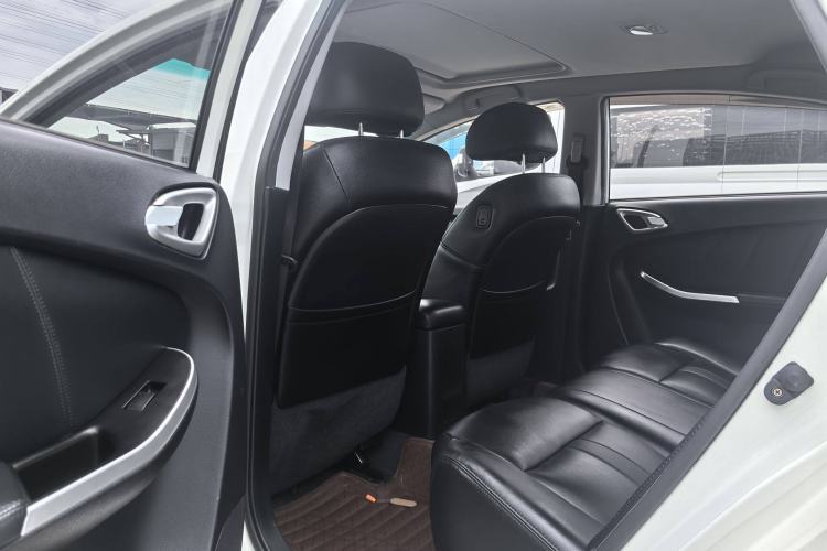 Used Luxgen 5 2013 1.8T Automatic Prestige Model Interior 5