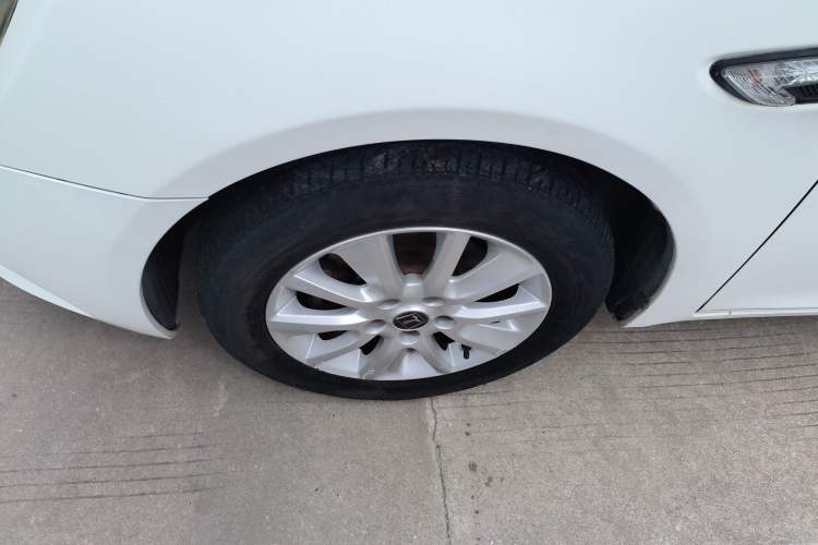 Used Luxgen 5 2013 1.8T Automatic Luxury Model Left Front Wheel Hub