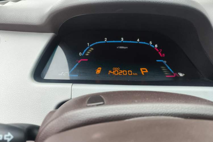 Used Luxgen 5 2013 1.8T Automatic Luxury Model Odometer Close Up