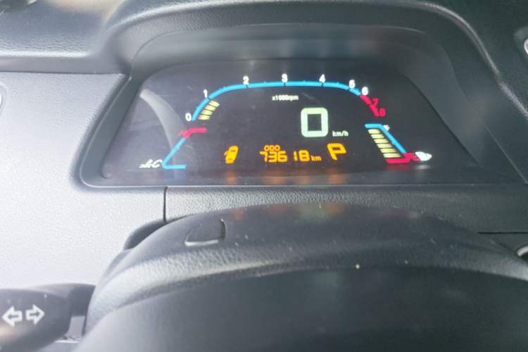 Used Luxgen 5 2013 1.8T Automatic Luxury Model Odometer Close Up