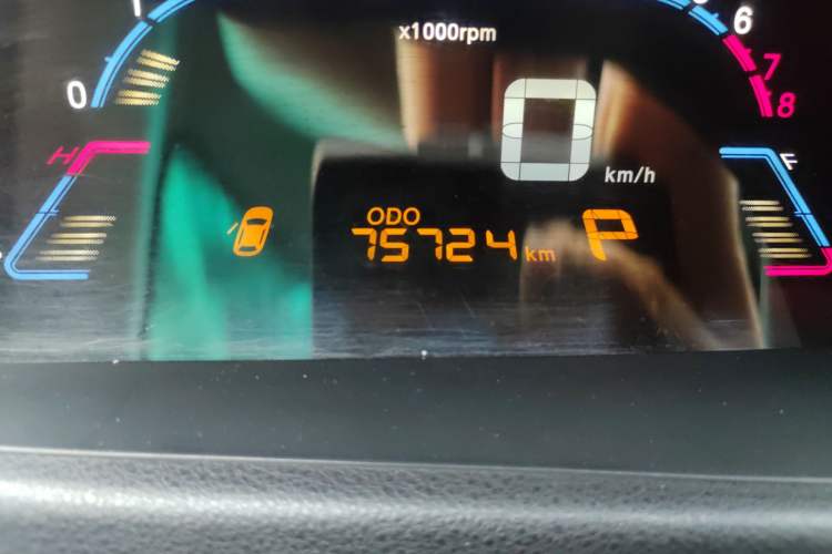 Used Luxgen 5 2013 1.8T Automatic Luxury Model Odometer Close Up