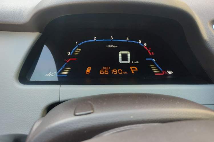 Used Luxgen 5 2013 1.8T Automatic Luxury Model Odometer Close Up