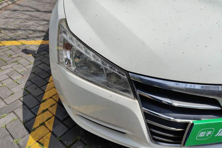 Used Luxgen 5 2013 1.8T Automatic Luxury Model Right Front Headlight