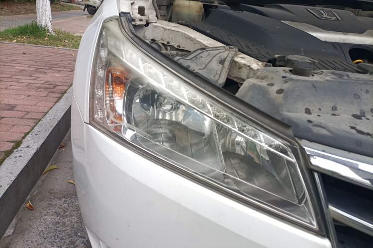 Used Luxgen 5 2013 1.8T Automatic Luxury Model Right Front Headlight