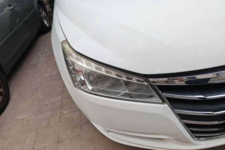 Used Luxgen 5 2013 1.8T Automatic Luxury Model Right Front Headlight