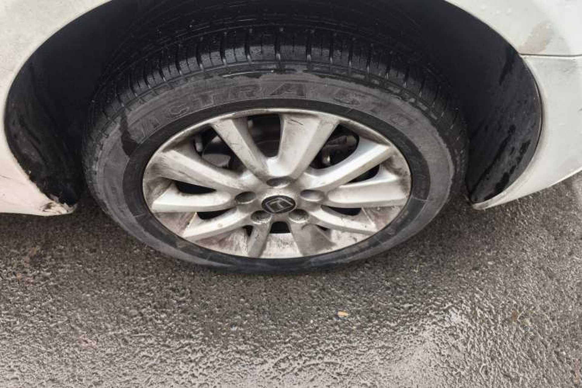 Used Luxgen 5 2013 1.8T Automatic Luxury Model Right Front Wheel Hub