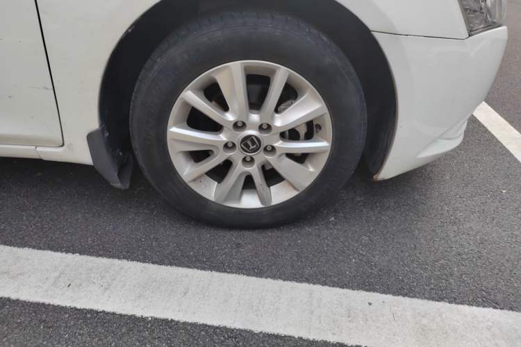 Used Luxgen 5 2013 1.8T Automatic Luxury Model Right Front Wheel Hub