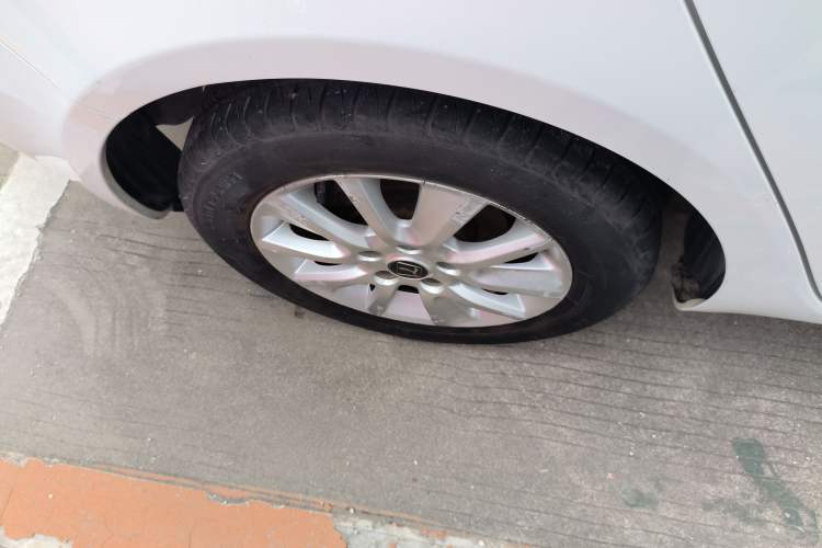 Used Luxgen 5 2013 1.8T Automatic Luxury Model Right Rear Wheel Hub