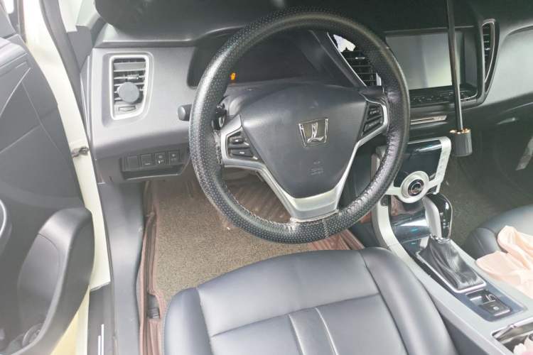 Used Luxgen 5 2013 1.8T Automatic Luxury Model Steering Wheel