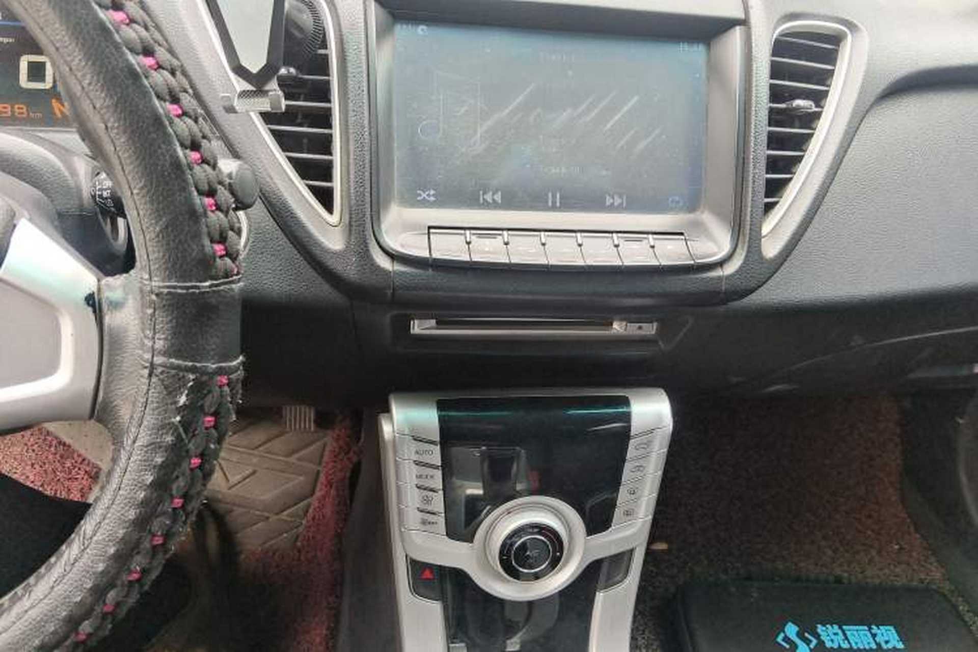 Used Luxgen 5 2014 Honor Navigation Edition 1.8T Automatic Luxury Model Audio And AC Panel